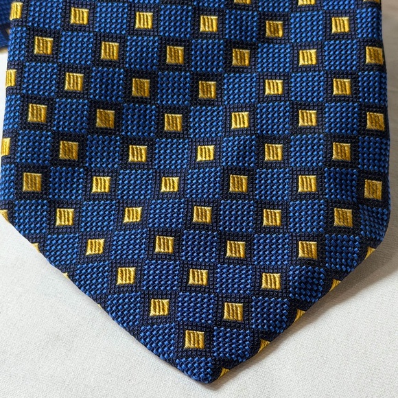 Robert Talbott 100% Silk Blue and Gold Geometric Textured Tie  Designer Lux - Picture 3 of 7